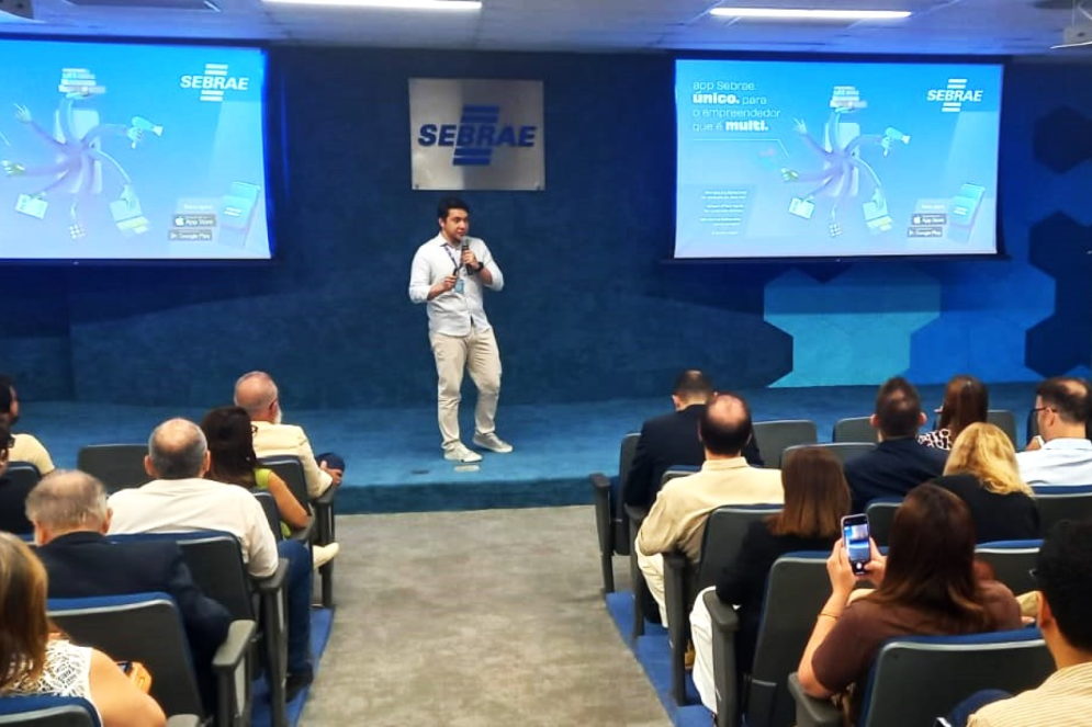 ParaTodosVerem: O analista de negócios do Sebrae/CE, Robson Rangel, durante uma palestra(Foto: Sebrae/CE)