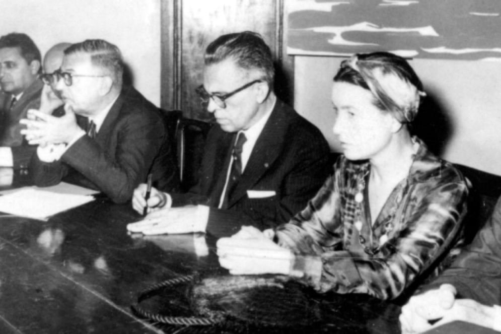 O filósofo Jean-Paul Sartre deu palestra sobre literatura popular na Associação Cearense de Imprensa(Foto: Arquivo OPOVODOC)