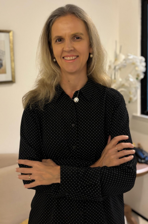 A professora e psquiatra Lu&iacute;sa Bisol reflete sobre os preju&iacute;zos gerados pela romantiza&ccedil;&atilde;o de transtornos(Foto: Lu&iacute;sa Bisol / Acervo Pessoal)