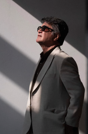 Jafar Panahi venceu a Palma de Ouro do Festival de Cannes 2025(Foto: MUBI)