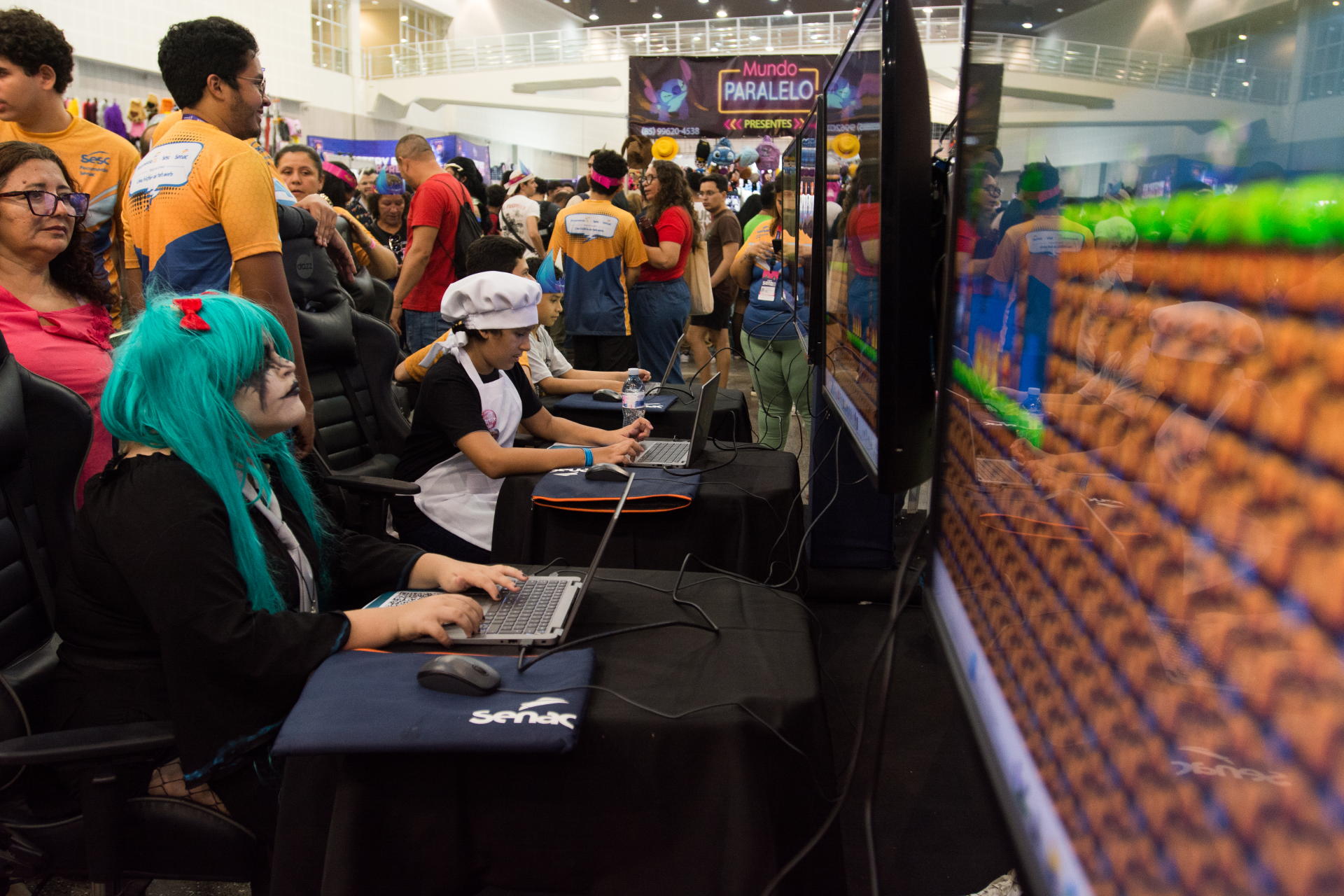 A iniciativa busca conectar jovens desenvolvedores com o mercado de trabalho e o público visitante (Foto: Anderson Santiago / Senac)