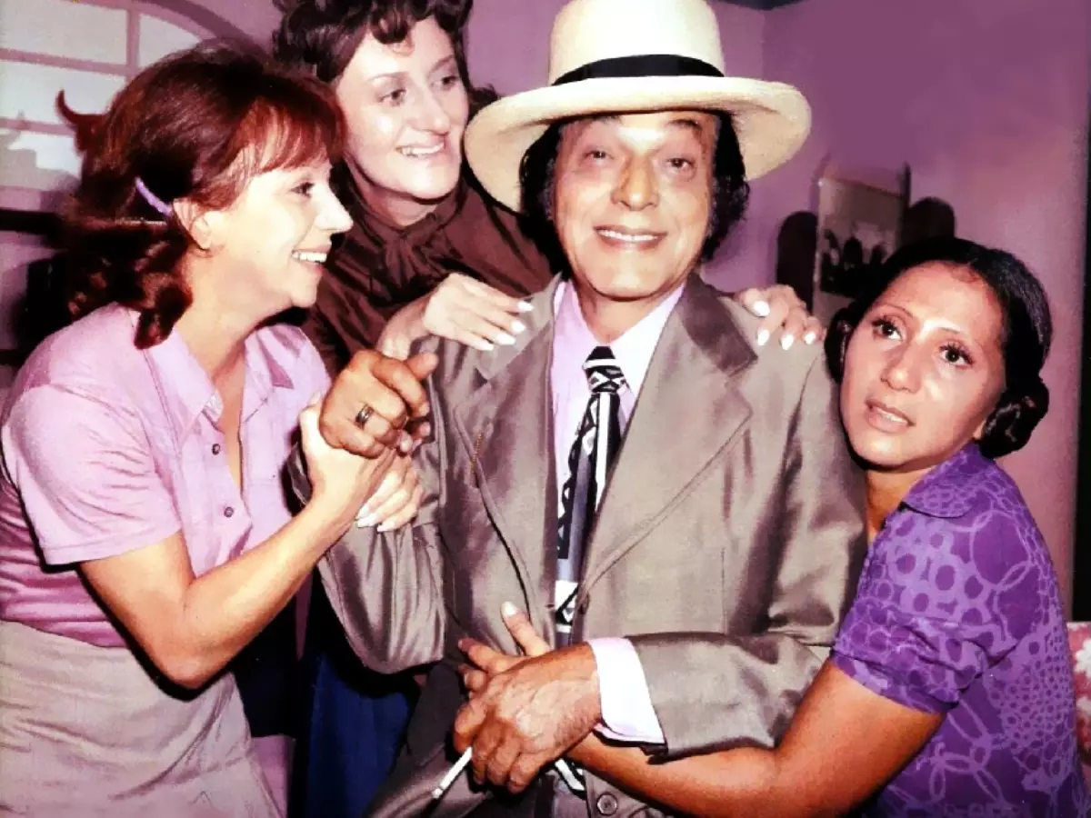 Paulo Gracindo, Ida Gomes, Dirce Migliaccio e Dorinha Duval na novela 